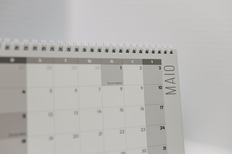 Calendario y papeles para planear una cita